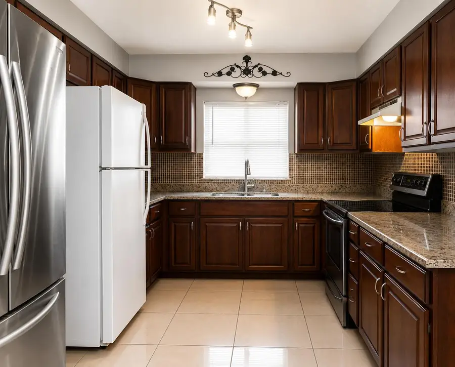 557 W Dayton Circle, Fort Lauderdale, FL 33312 - #3