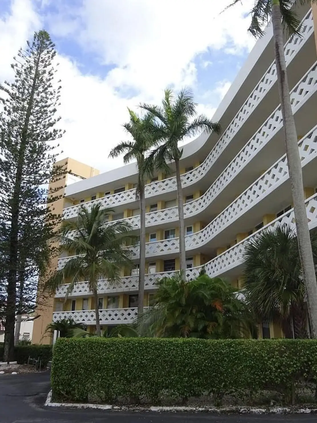 2400 NE 9th Street #402, Fort Lauderdale, FL 33304 - #1