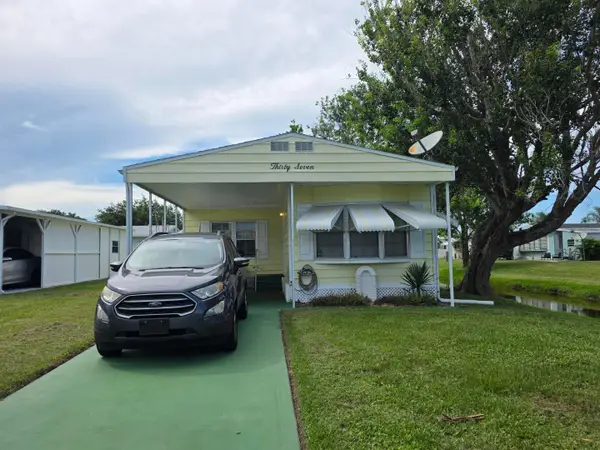 37 Los Lagos Road, Port St Lucie, FL 34952