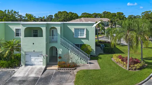 2127 SE Wild Meadow Circle, Port St Lucie, FL 34952