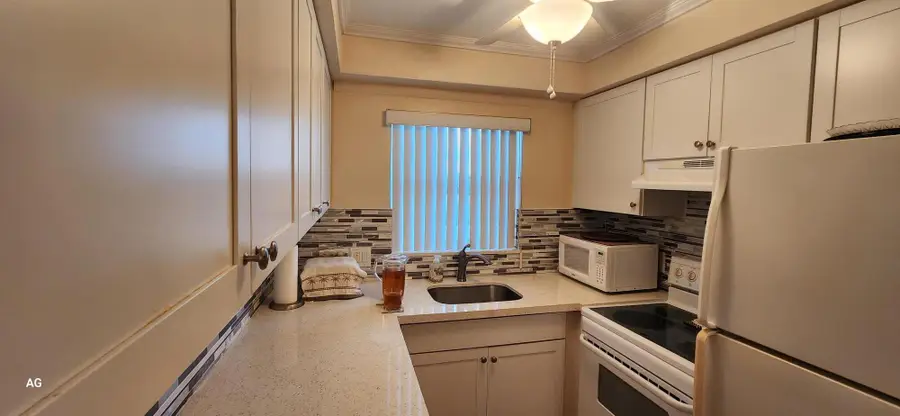 15 SE 13th Street #D3, Boca Raton, FL 33432 - #3