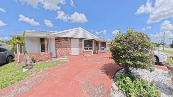 372 NW Airoso Boulevard, Port St Lucie, FL 34983