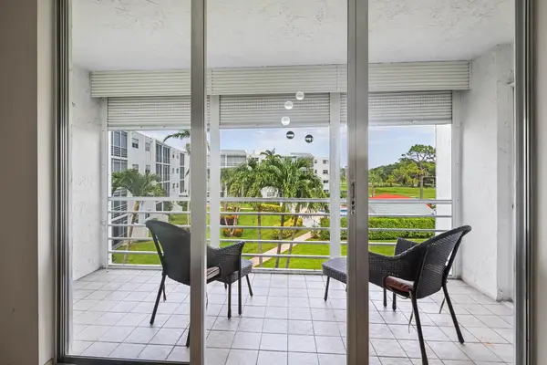 6850 10th Avenue N #313, Greenacres, FL 33467