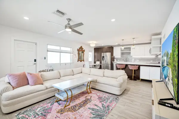 2050 NE 39th Street #101, Fort Lauderdale, FL 33308