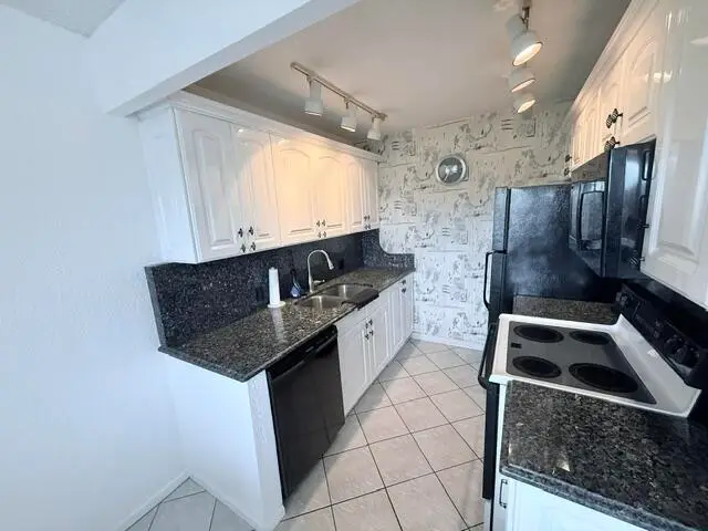 4065 Harwood E, Deerfield Beach, FL 33442 - #3
