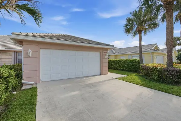 1301 NW Bentley Circle #B, Port St Lucie, FL 34986