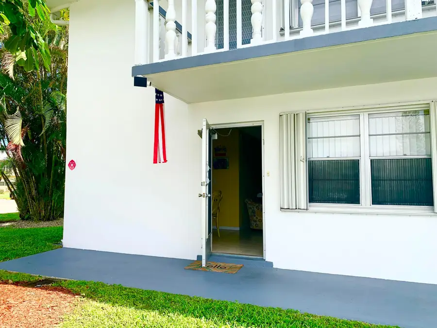 81 Kingswood E, West Palm Beach, FL 33417 - #3
