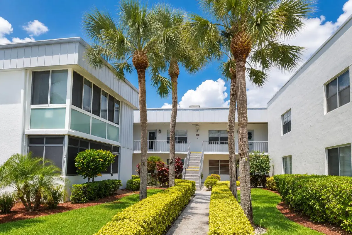 567 Burgundy L, Delray Beach, FL 33484 - #1