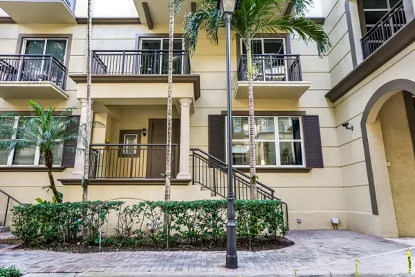 2609 NE 14th Avenue #114, Wilton Manors, FL 33334