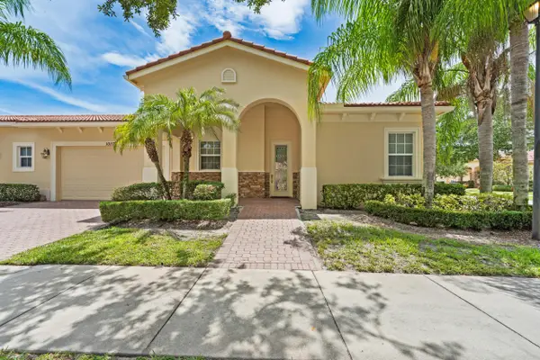 10117 SW Canossa Way, Port St Lucie, FL 34986