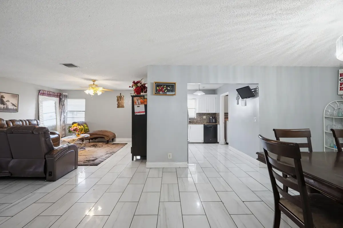 1301 SW 75th Avenue, North Lauderdale, FL 33068 - #1