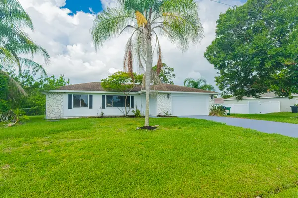 922 SE Thornhill Drive, Port St Lucie, FL 34983