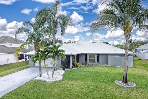 1685 SW Schleicher Lane, Port St Lucie, FL 34984