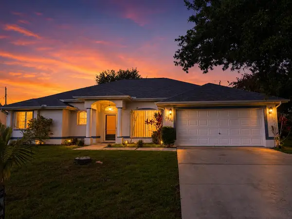 2826 SW Ann Arbor Road, Port St Lucie, FL 34953