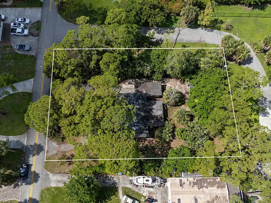 799 Ivory Lane, Haverhill, FL 33415 - #2