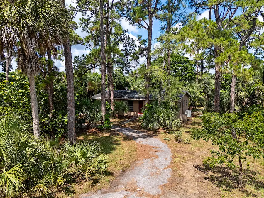 799 Ivory Lane, Haverhill, FL 33415 - #3
