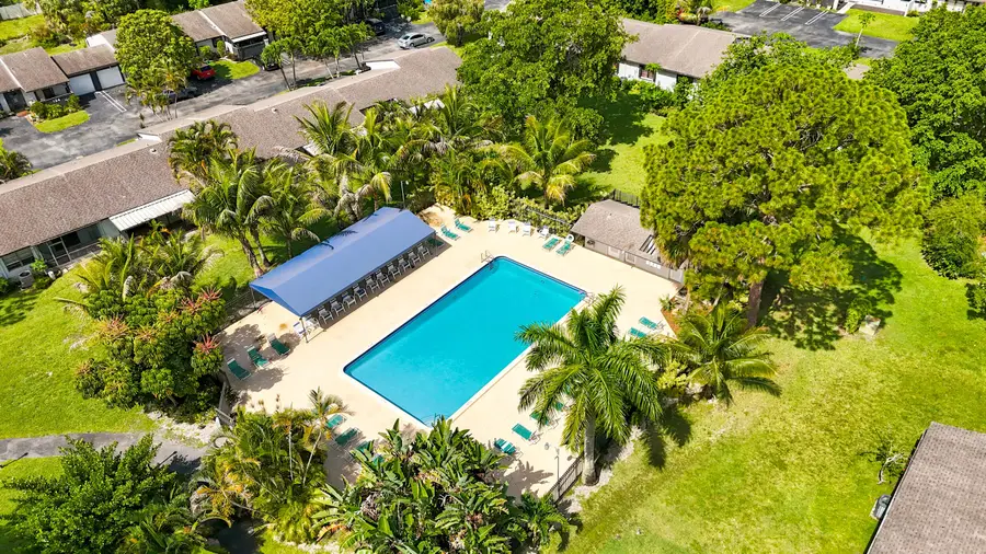10 Seneca Court, Royal Palm Beach, FL 33411 - #2