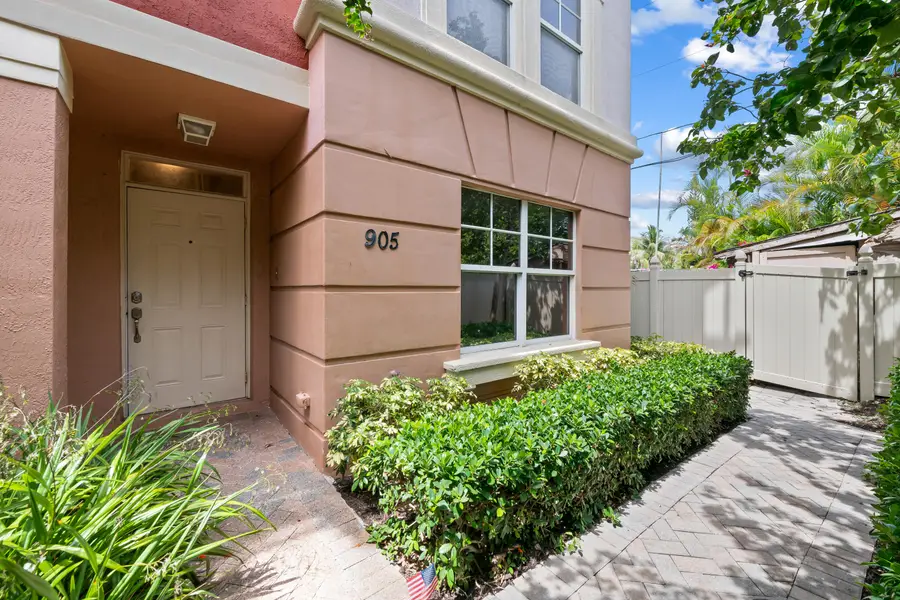 1033 NE 17th Way #905, Fort Lauderdale, FL 33304 - #2