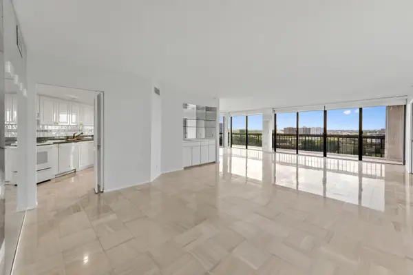 1900 Consulate Place #1004, West Palm Beach, FL 33401