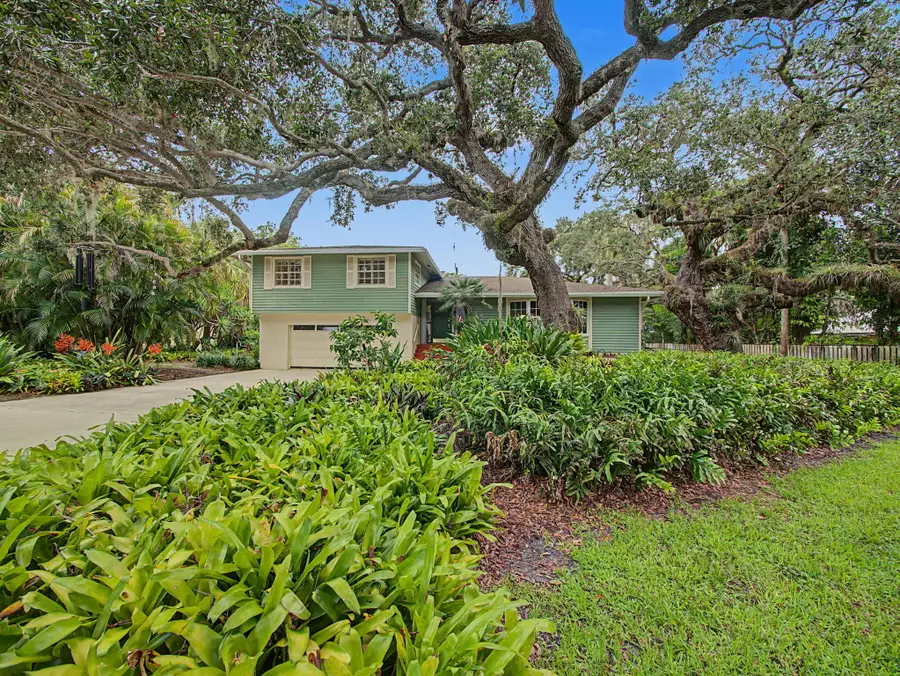 14 Emarita Way, Sewalls Point, FL 34996 - #2