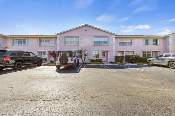 218 Foxtail Drive #G, Greenacres, FL 33415