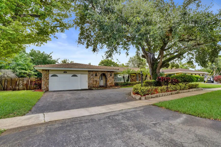 1040 SW 75th Avenue, Plantation, FL 33317 - #3