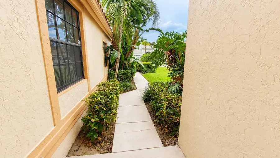 10139 Lexington Circle N, Boynton Beach, FL 33436 - #2