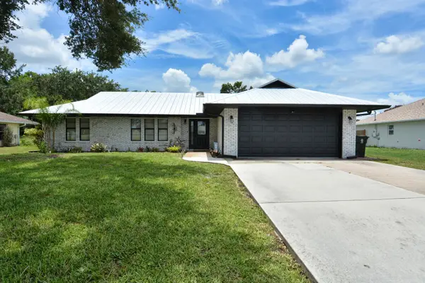 2082 SE Camilo Street, Port St Lucie, FL 34952