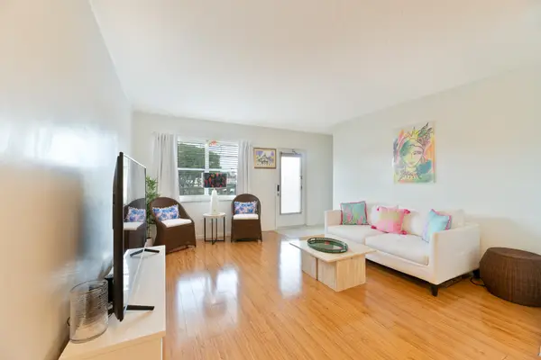 32 Abbey Lane #205, Delray Beach, FL 33446