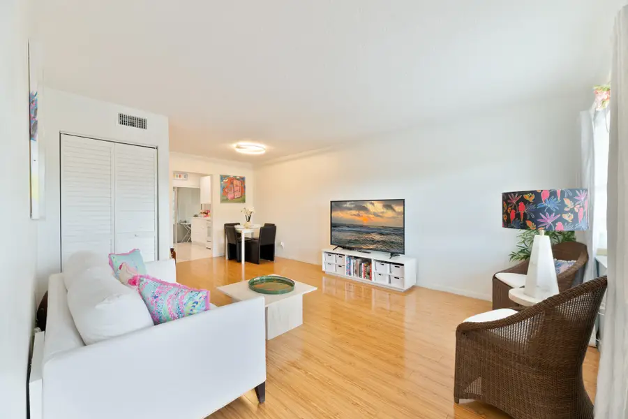 32 Abbey Lane #205, Delray Beach, FL 33446 - #3