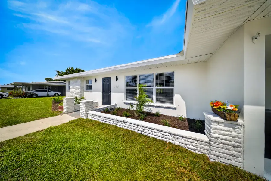 216 W Arbor Avenue, Port Saint Lucie, FL 34952 - #2