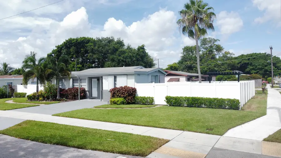 702 SW 1st Street, Delray Beach, FL 33444 - #3