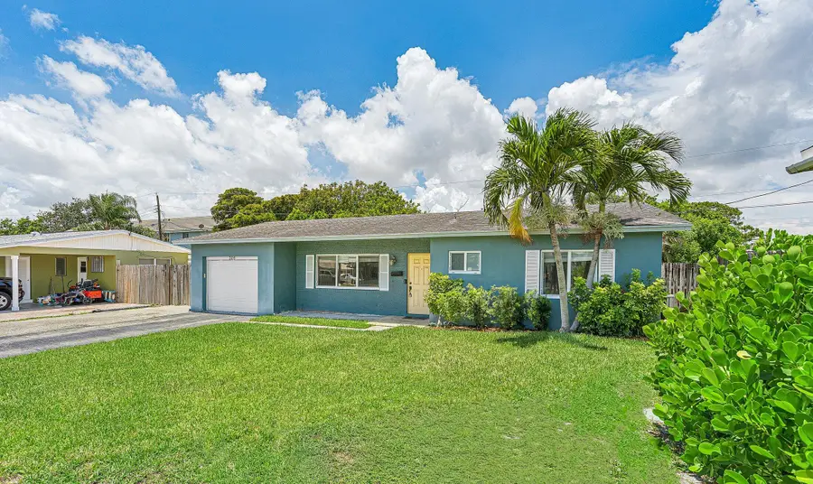 301 SE 3rd Street, Deerfield Beach, FL 33441 - #2