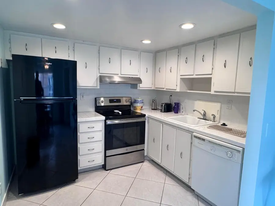 641 Burgundy N, Delray Beach, FL 33484 - #2