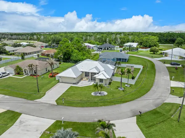 5771 NW Belwood Circle, Port St Lucie, FL 34986