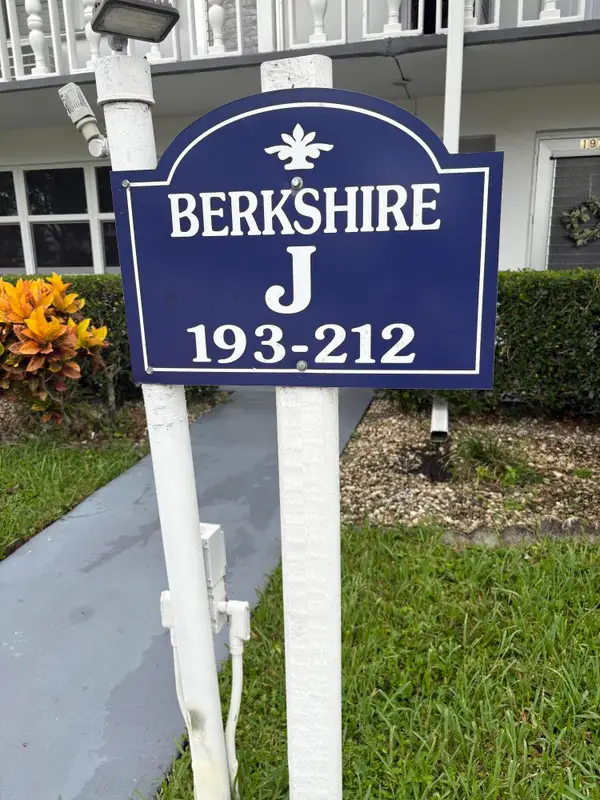 200 Berkshire J, West Palm Beach, FL 33417