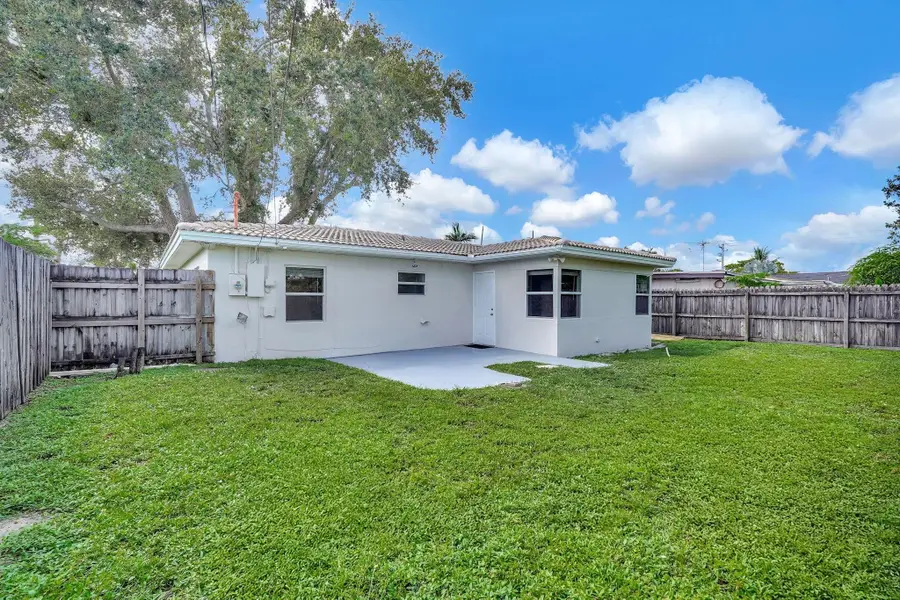 261 NE 45th Street, Oakland Park, FL 33334 - #3