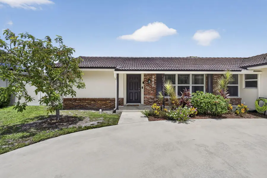 9860 Honeysuckle Avenue, Palm Beach Gardens, FL 33410 - #3
