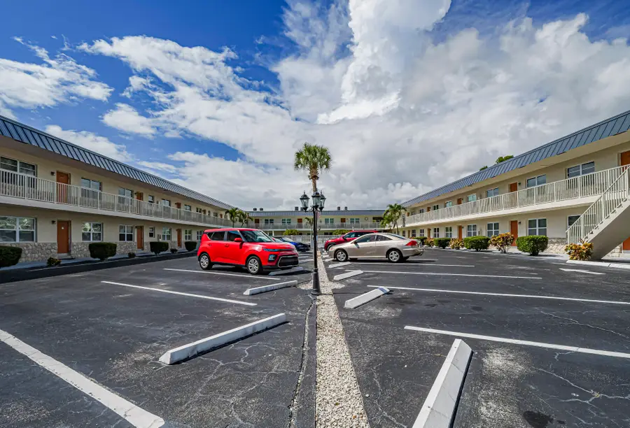 923 22nd Place #219, Vero Beach, FL 32960 - #2