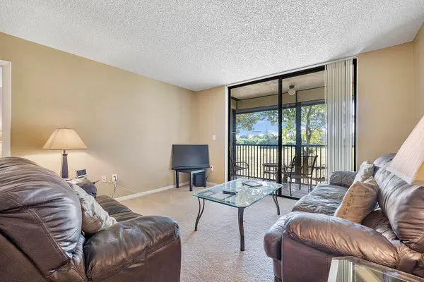 5530 NW 44th Street #216c, Lauderhill, FL 33319