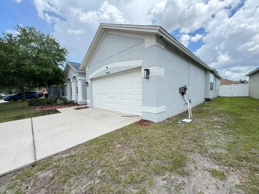 10868 Standing Stone Drive, Wimauma, FL 33598 - #2
