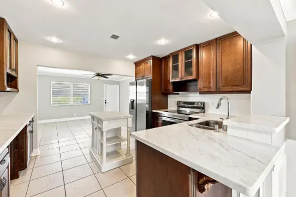 4569 NW 16th Avenue, Tamarac, FL 33309