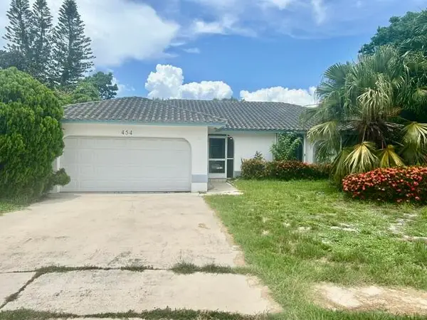 454 Cactus Circle, Boca Raton, FL 33487