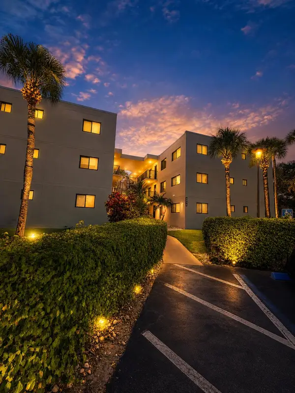 5370 Las Verdes Circle #304, Delray Beach, FL 33484