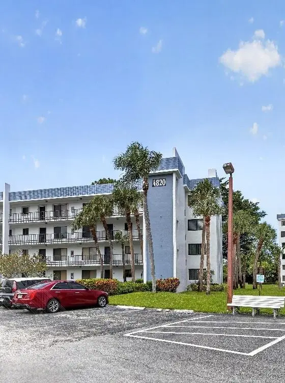4820 Lucerne Lakes Boulevard W #402, Lake Worth, FL 33467