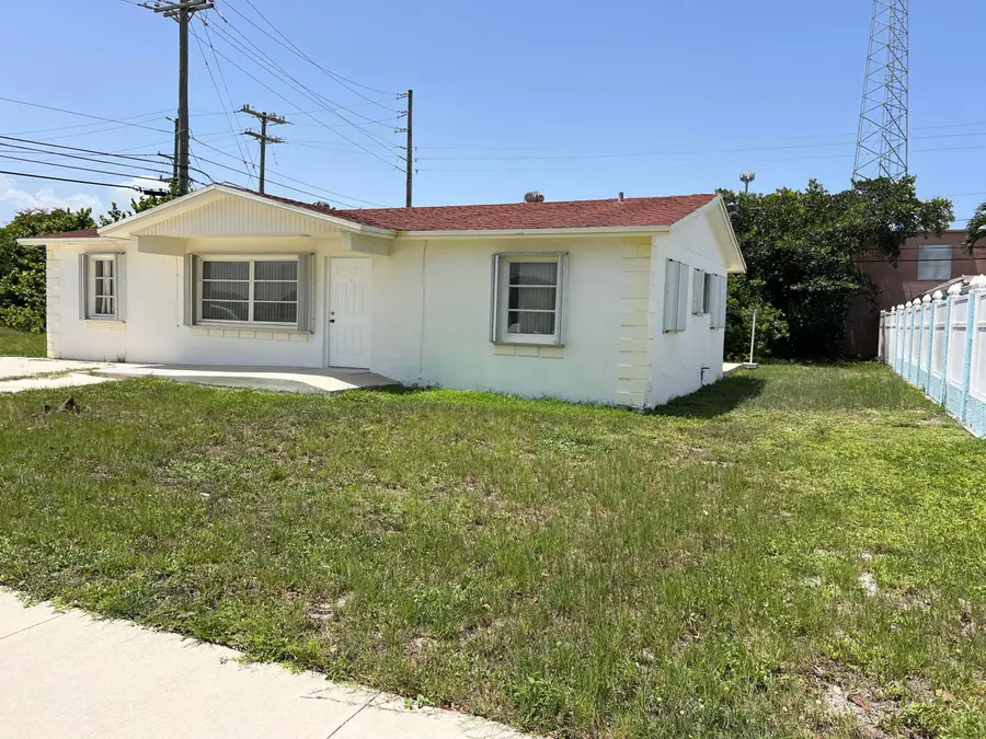 816 24th Avenue N, Lake Worth Beach, FL 33460 - #2