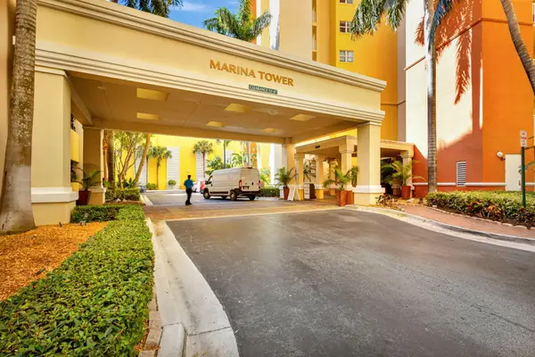 2650 Lake Shore Drive #1005, Riviera Beach, FL 33404