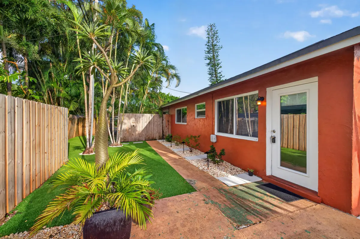 1720 NE 8th Avenue, Fort Lauderdale, FL 33305 - #1