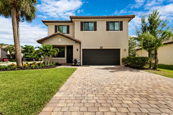 4846 Pond Pine Way, Greenacres, FL 33463