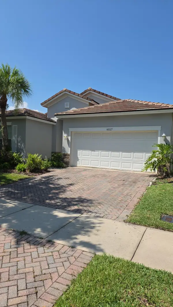 9517 SW Flowermound Circle, Port St Lucie, FL 34987